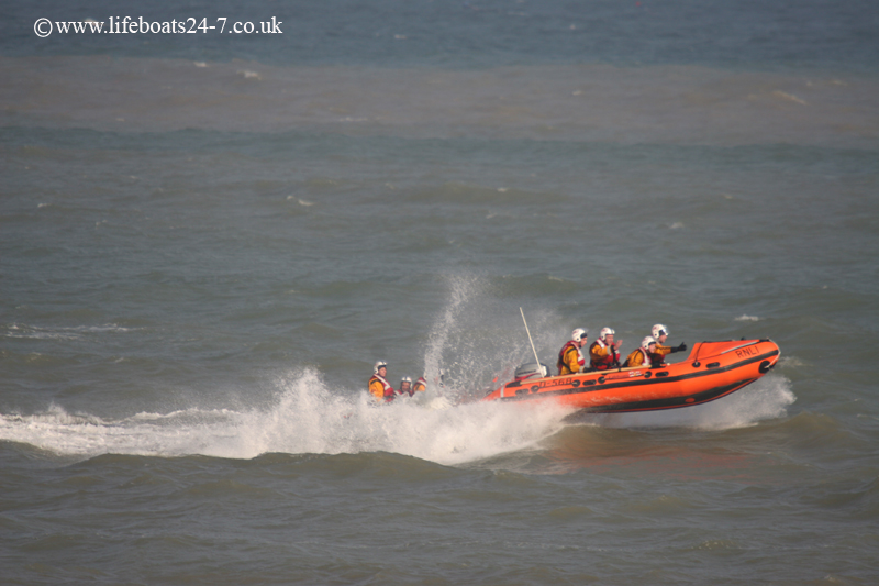 Cromer ILB D568 on exercise with the capsize boat 16.10.2005