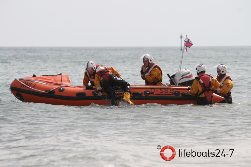 Cromer Lifeboat day 06, launching Cromer ILB 'Seahorses
